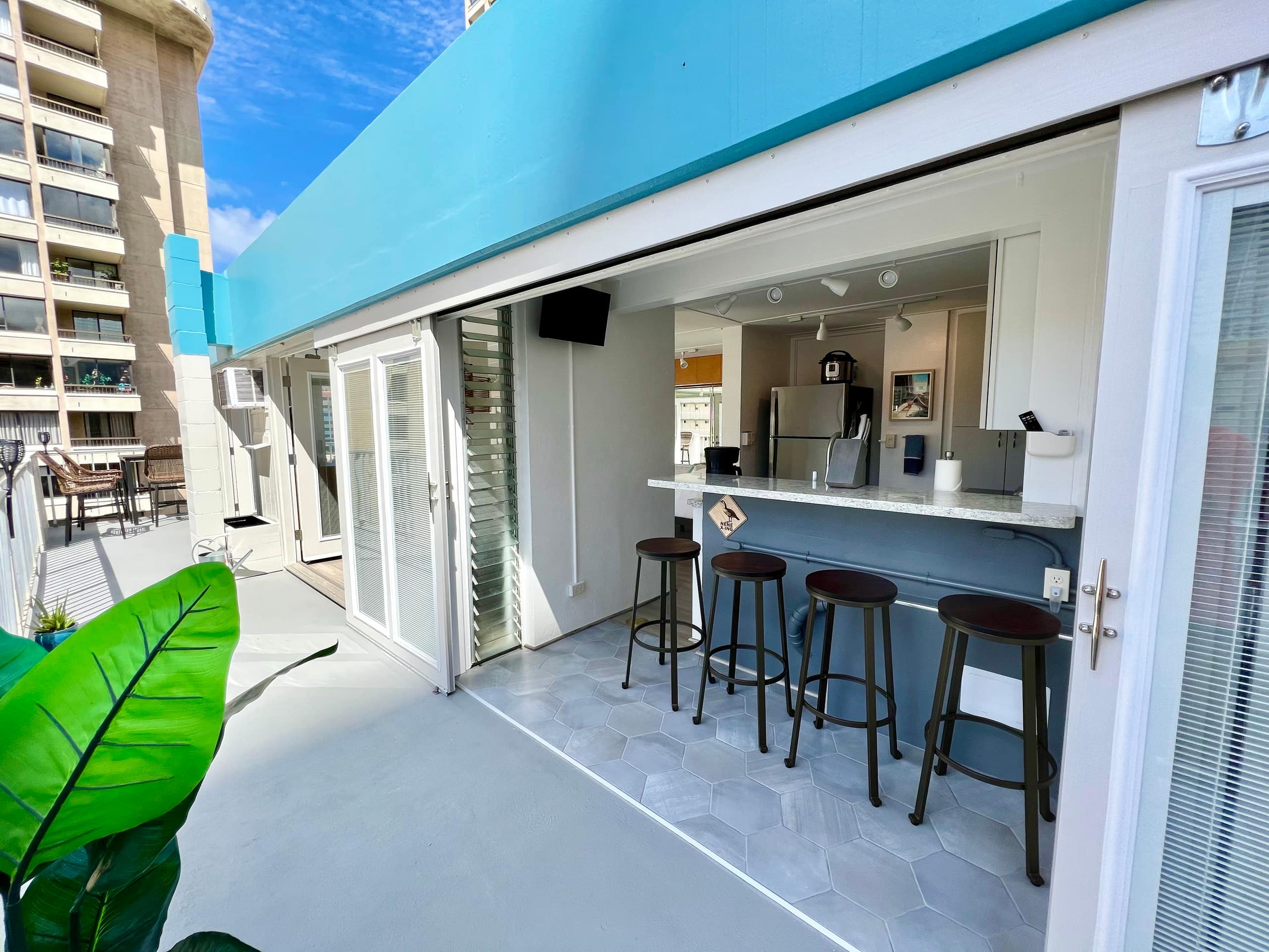 Condo in Honolulu · ★4.89 · Studio · 2 beds · 1 private bath - Image 55