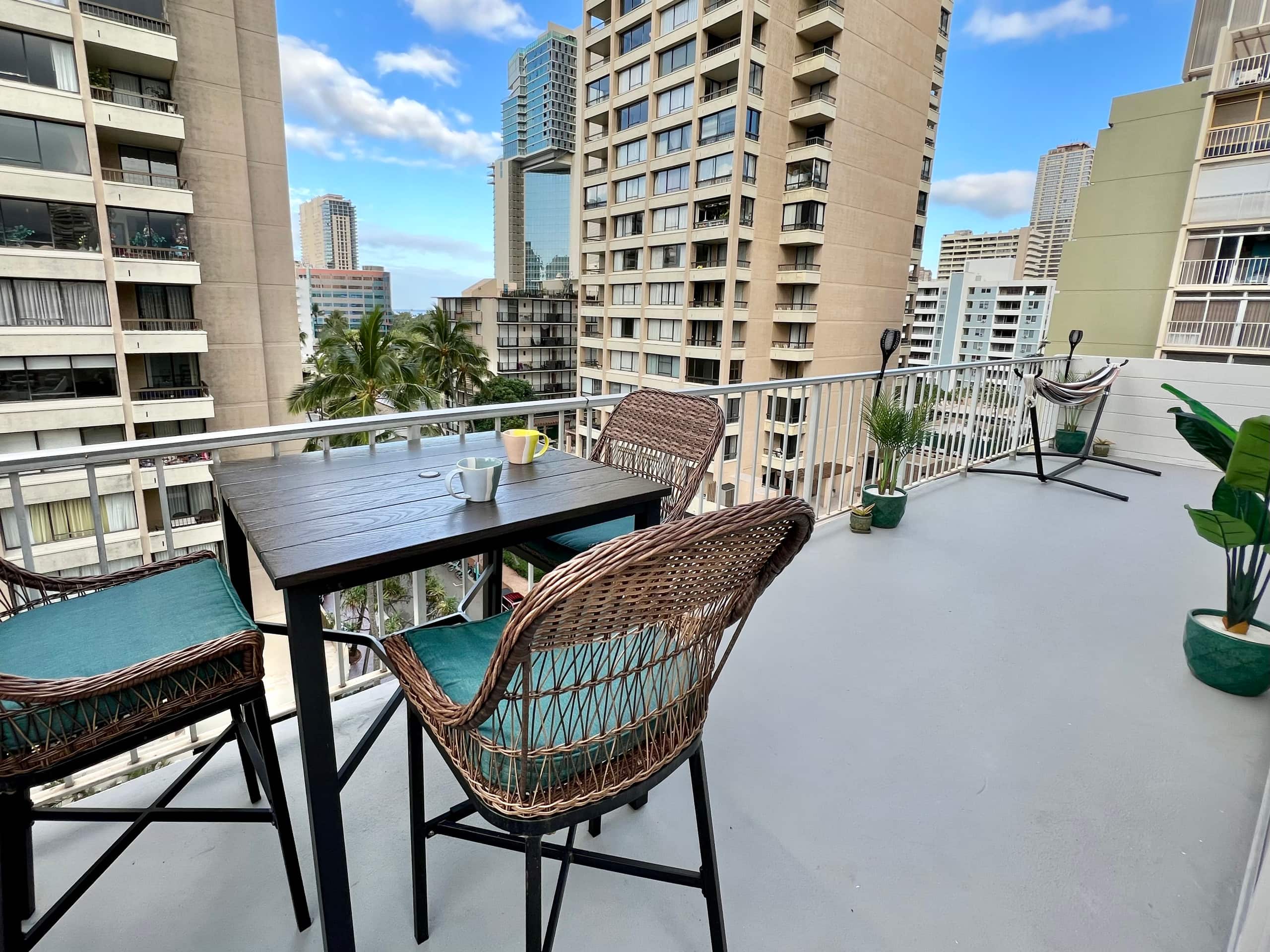 Condo in Honolulu · ★4.89 · Studio · 2 beds · 1 private bath - Image 27