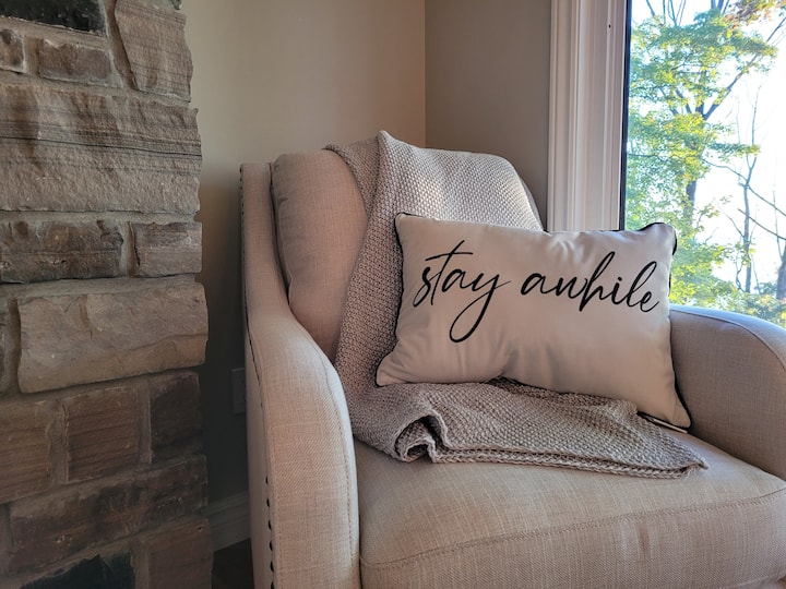 Huron Blue Lakehouse - Private & Sandy Lakefront - Goderich