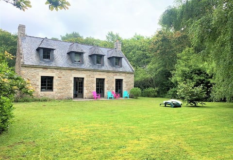 Quiet house in the undergrowth with jacuzzi