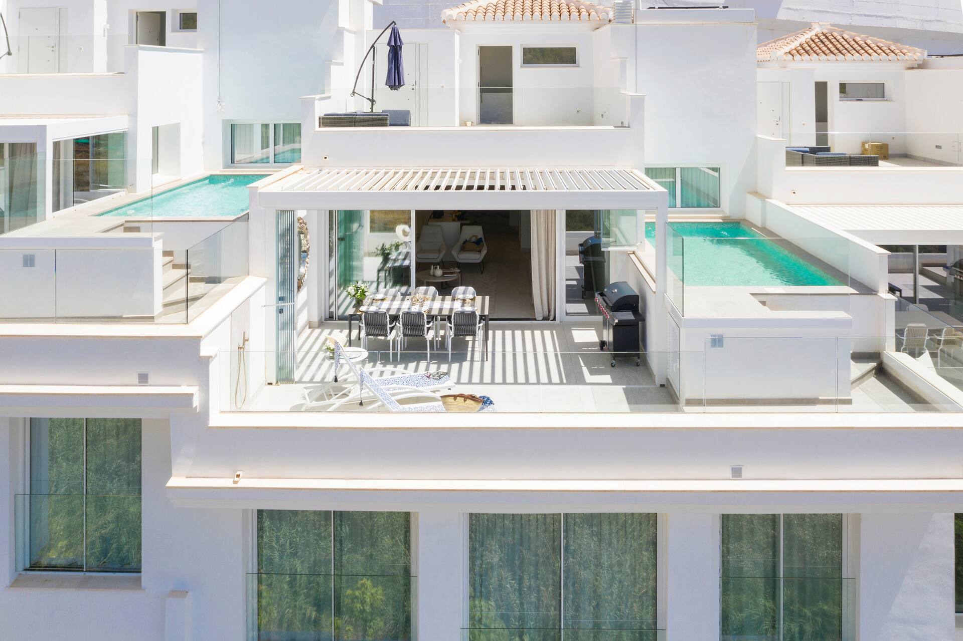House overlooking the Bay of La Herradura and optional naturist pool. Relax.
