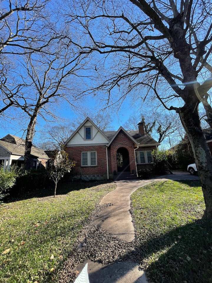Stylish Apartment, Walk To University And Hospital - Nashville, TN