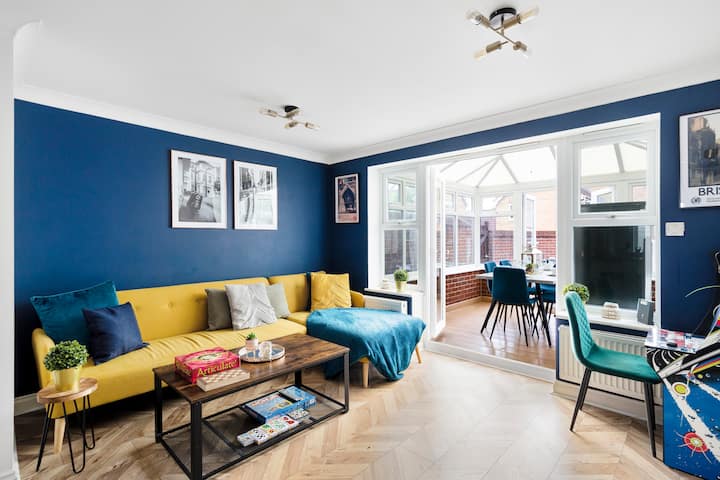 Modern Hot Tub Retreat | 5br - Bristol