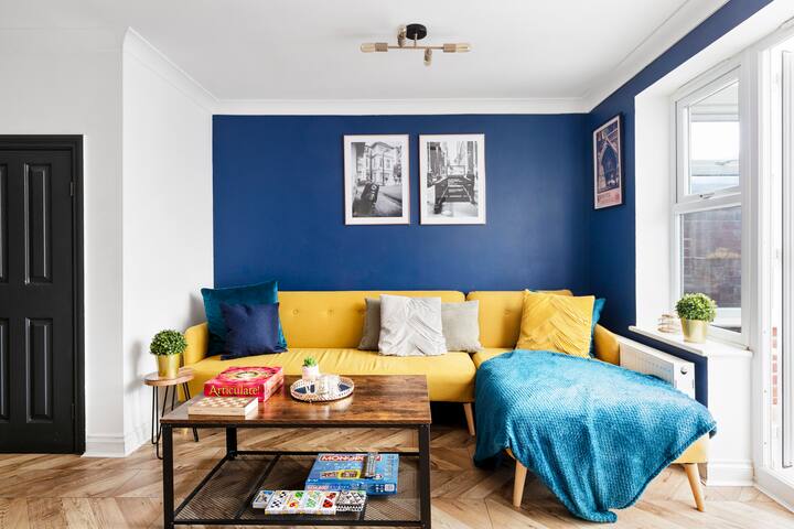 Modern 5 bed 4.5 Bath House – Hot-Tub