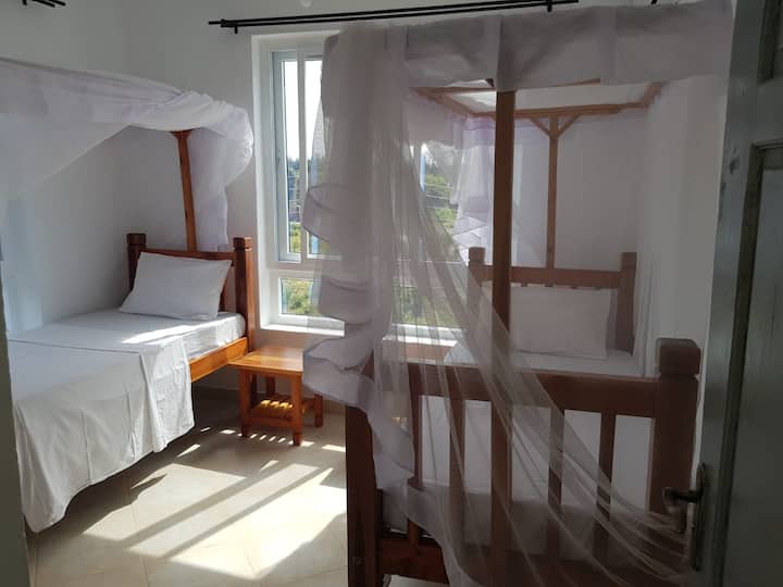 Segundo dormitorio con 2 camas de una plaza