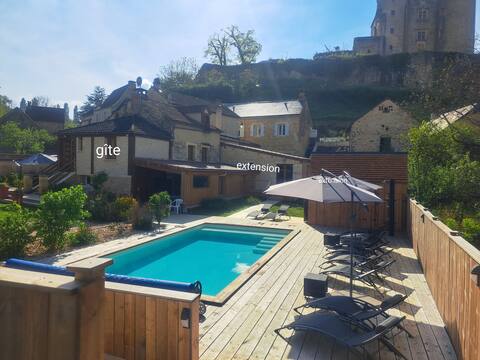 Pool, spa, sauna under the ramparts of Salignac XL