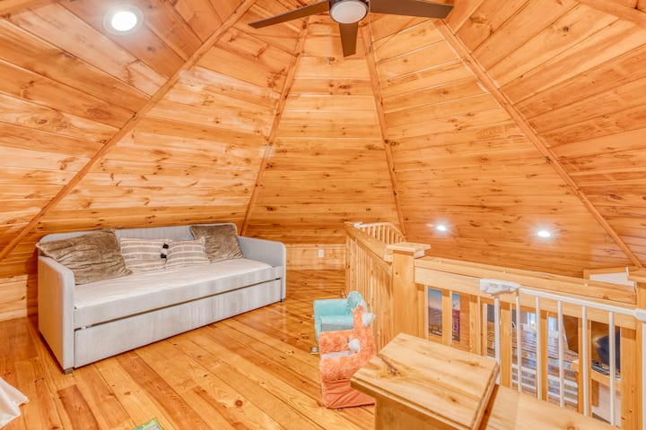 U potkrovlju se nalazi pomoćni krevet za 2 osobe