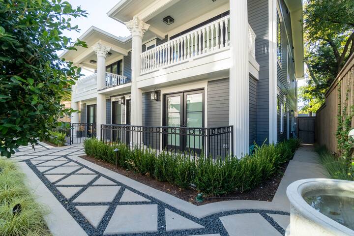 Beautiful Bishop Arts Townhouses: Sleeps 16 People gallery image 3