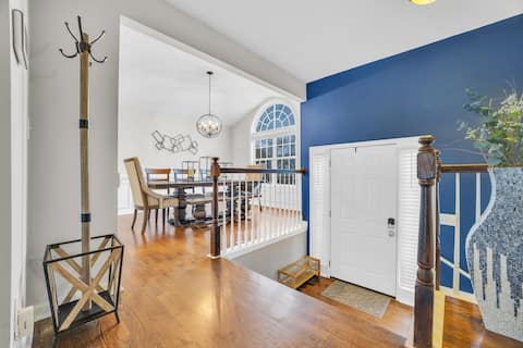 Large 5 bedroom home with fenced yard and Fire pit