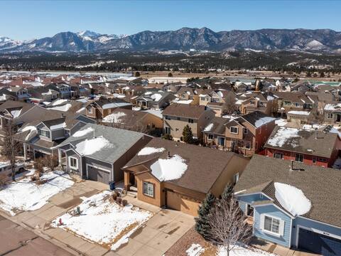 NEW USAFA 4 BR modern, spacious amenities galore!