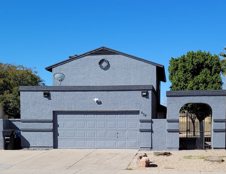 Charming 3br, 3bath With Lrg Yard (Grill&fire Pit) - Phoenix