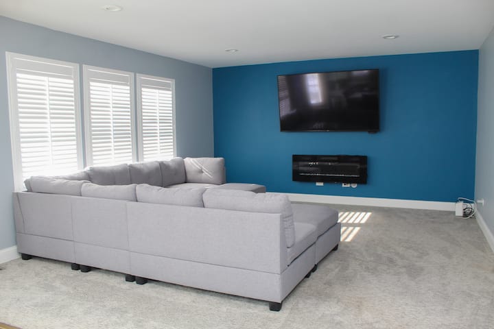 Modern Comfort, Ideal For Business Or Family Trips - Joliet, IL