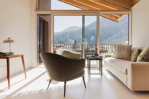 Chalet Design21 - 5 BR, Garden & Mountain View