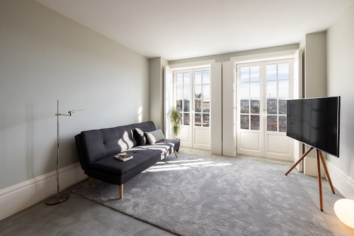 Boutique Duplex Private Balcony Monumental View - Porto