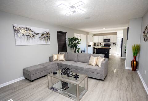 Sunset view, game room, 2 king beds, 3.5 baths
