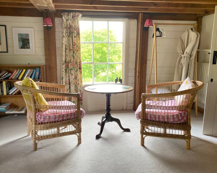 Large King Bedroom In Watermill Over River Yare - Norwich