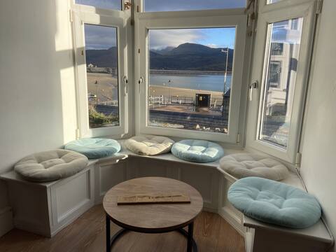 Successful Airbnb property: Apartment at Barmouth Harbour with panoramic view! in Barmouth