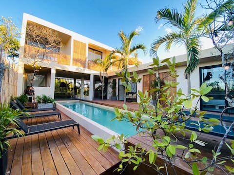 Suite in tropical designer Villa