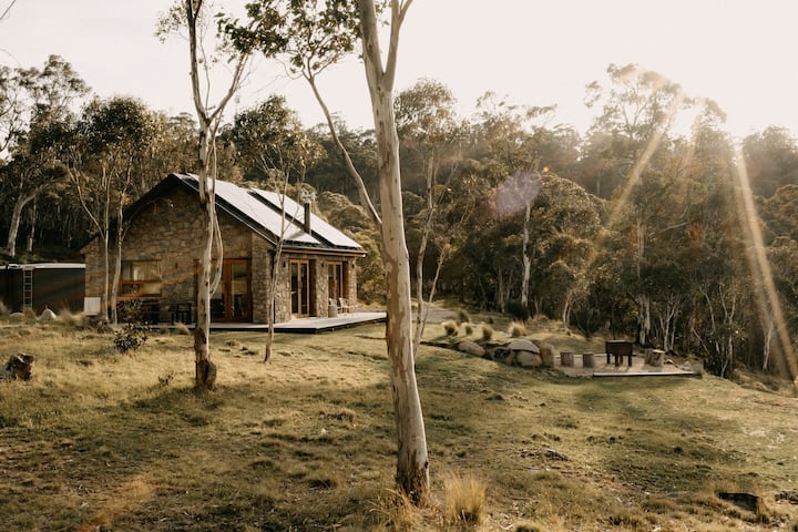 Mill Cabin —Luxury Granite Cabin, Mountain views