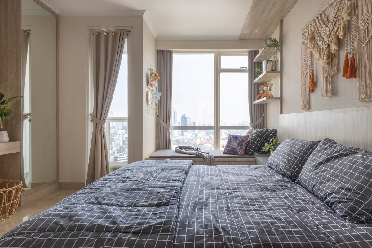 Sehemu ya ndani yenye mwangaza na starehe.