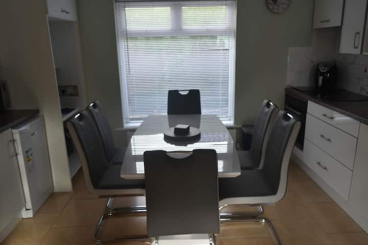 Entire 2 Bedroom Guest House With Free Car Parking - Mullingar