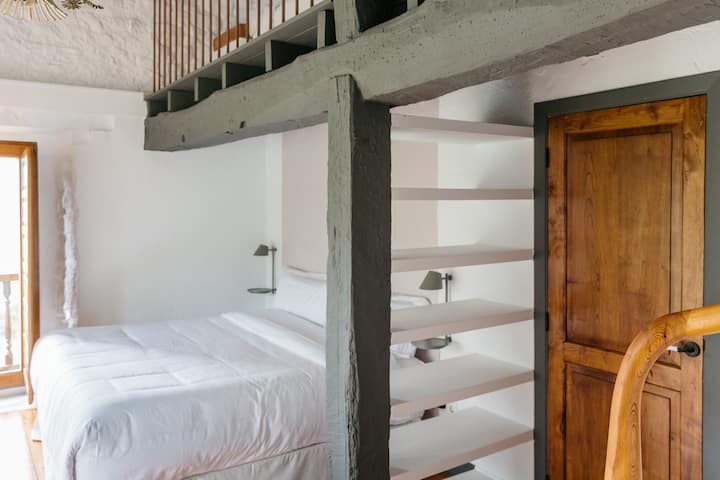 La suite King size, el dormitorio principal. Tiene baño y terraza privados.
