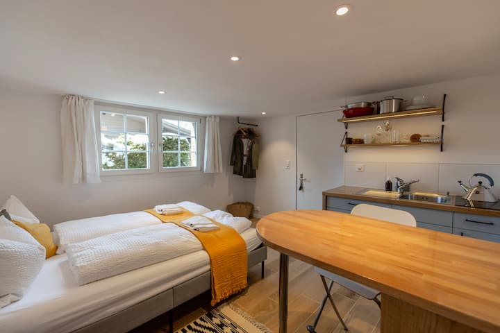 Sunny Bijou Studio • Ski-in, Ski-out • Queen Bed - Mürren