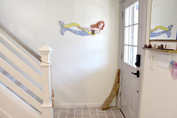 Cakepop Surfer Cottage