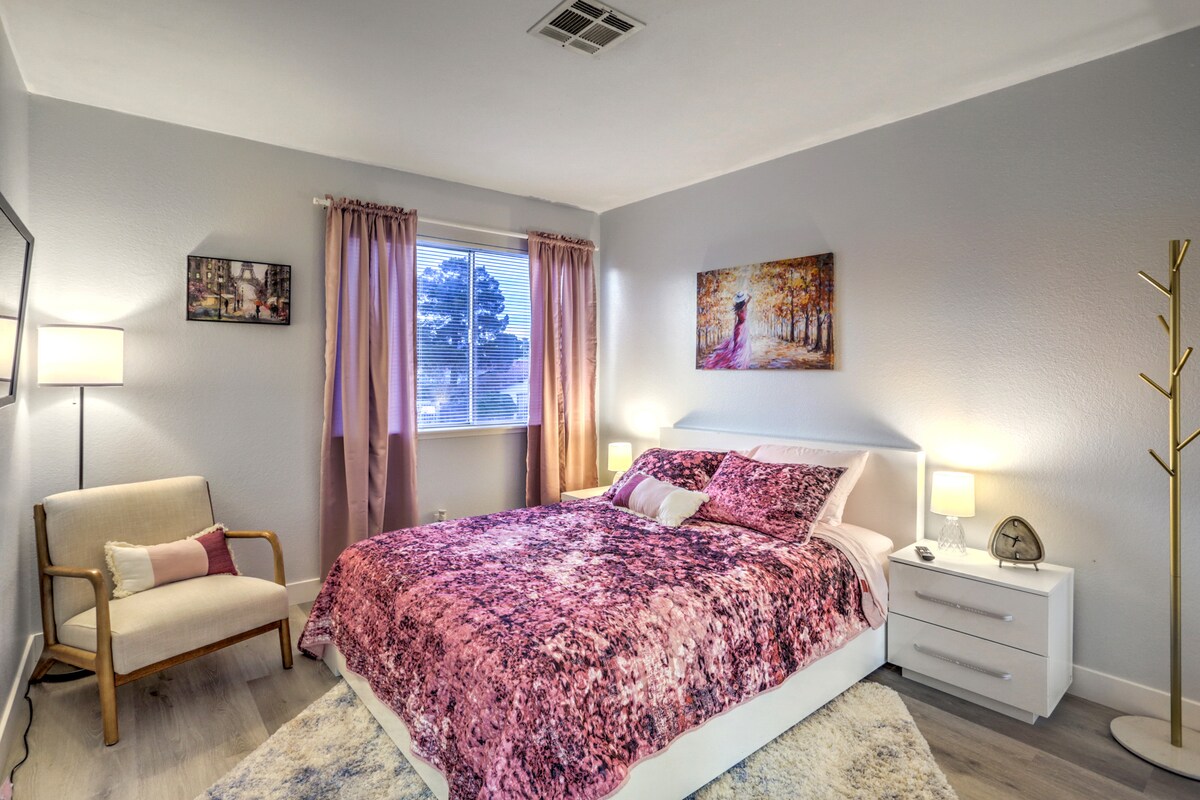 cama matrimonial con closet y tv inteligente de 32" 