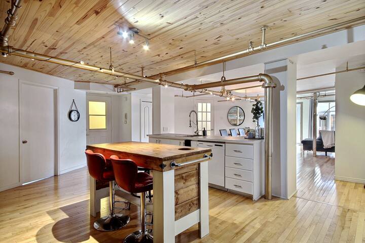 Deluxe Estate – Two in One Downtown Québec City gallery image 3