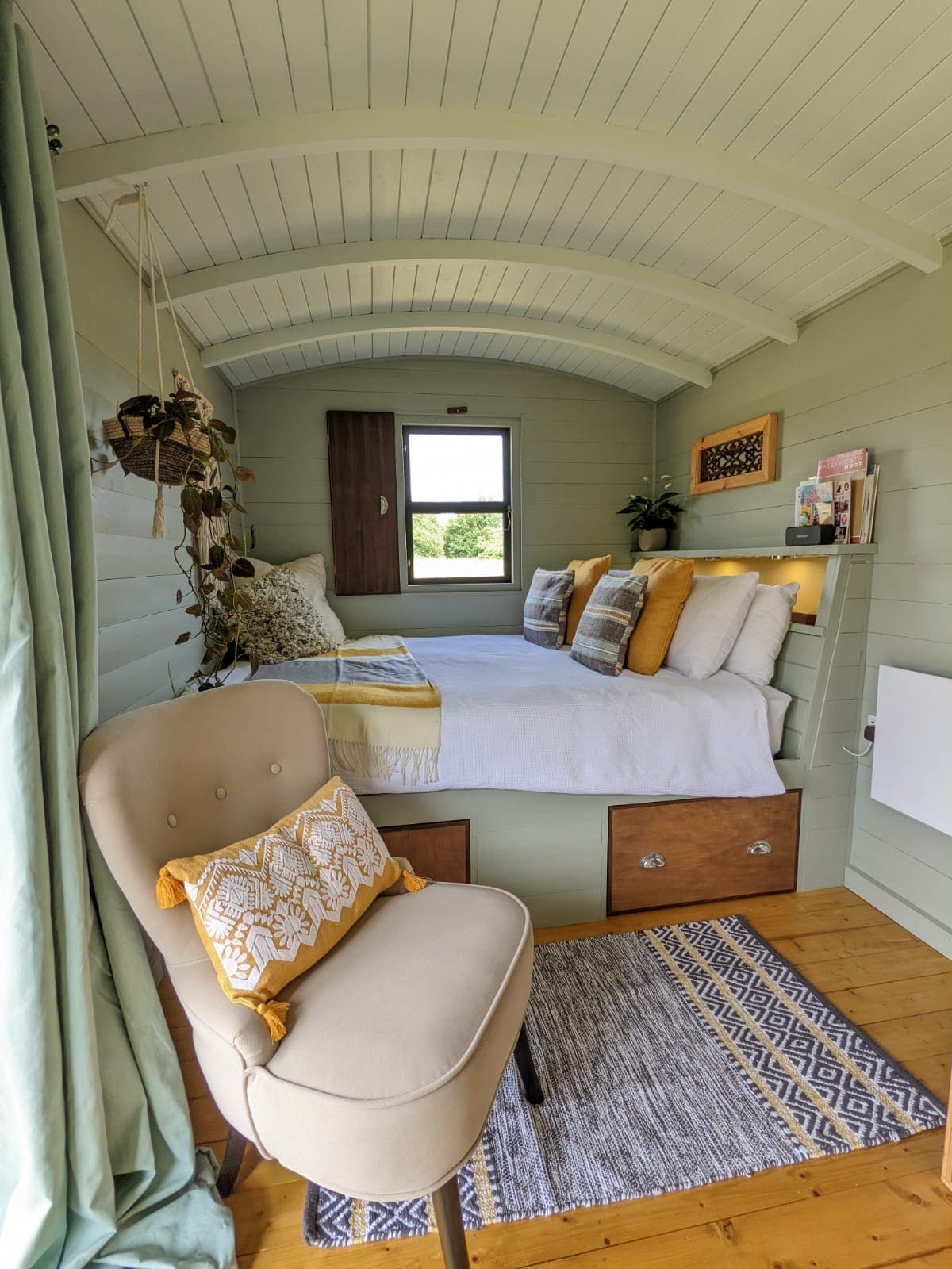 Propriété Airbnb réussie: Partridge Call, Shepherd hut with free parking à Suffolk