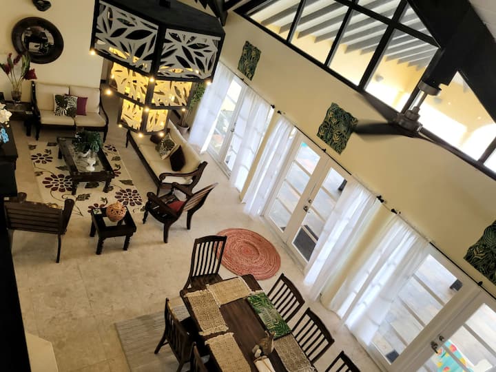Pleasant Cove: Luxe Villa W. Private Beach - Tobago