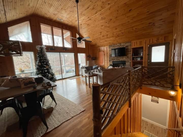 Lake Keowee - Charming Inlet Cottage - Seneca, SC