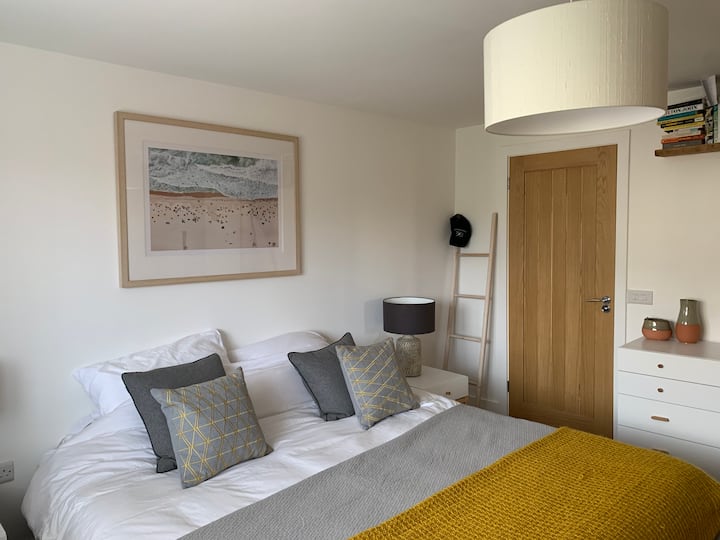 חדר שינה זוגי עם מקלחת צמודה (לא צמוד - ראו תמונות של חדר רחצה 1)