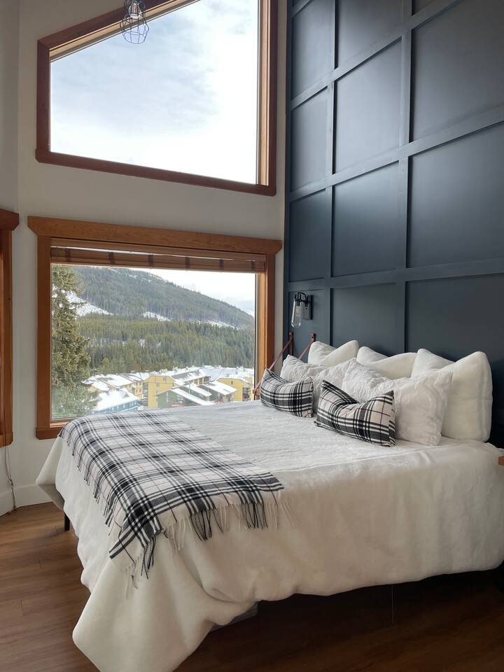 Apex Mountain Bunkhouse MultiFamily Cabin Townhouses for Rent in Keremeos, British