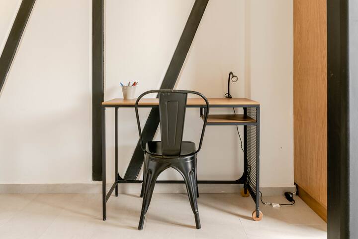 3Ph Amazing 2Bdrm 2bath private terrace fits 10 gallery image 5