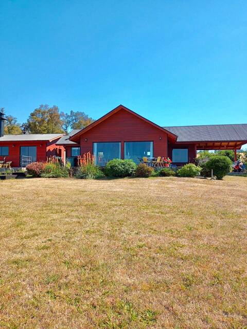 Country cottage with gorgeous lake view Ranco