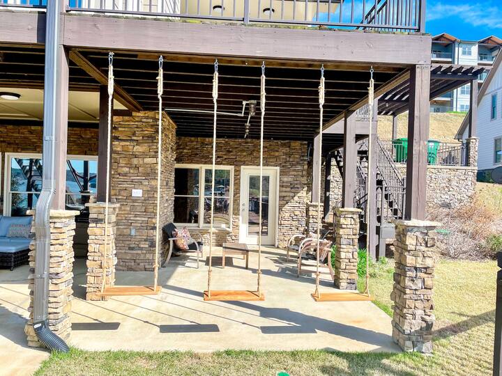 Smith Lake home with beautiful view!