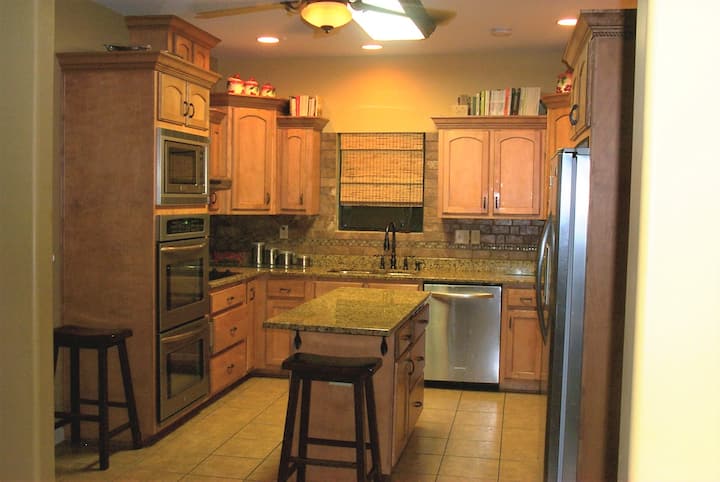 Spacious Home (Families/groups) Near Fedex Golf - Germantown, TN