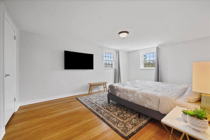 Stylish & Modern 4Bdrm House in Wexford/Pittsburgh