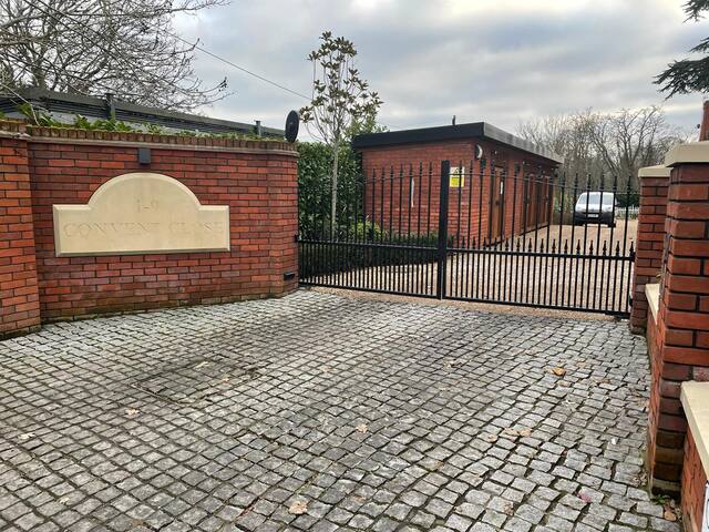 Beautiful Home Essex gallery image 4