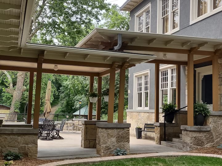 Historic Sycamore Springs 10 Bedroom Guest House Villas for Rent in