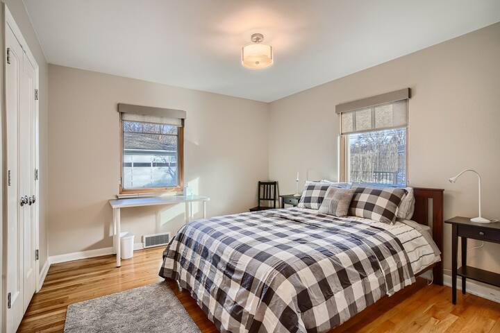 Family Friendly I Near DU I 3bd Single Story Ranch gallery image 3