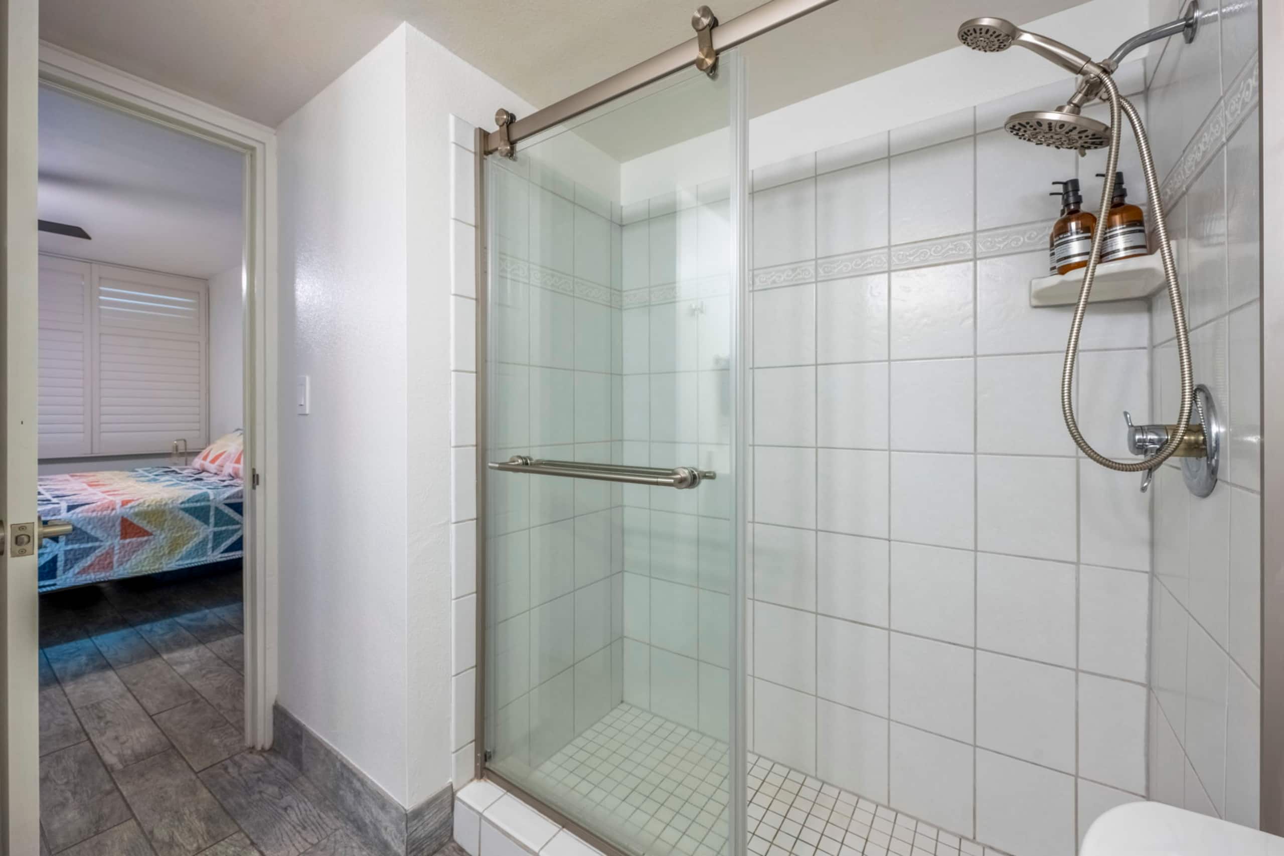 Condo in Kihei · ★4.9 · 1 bedroom · 2 beds · 2 private baths - Image 17