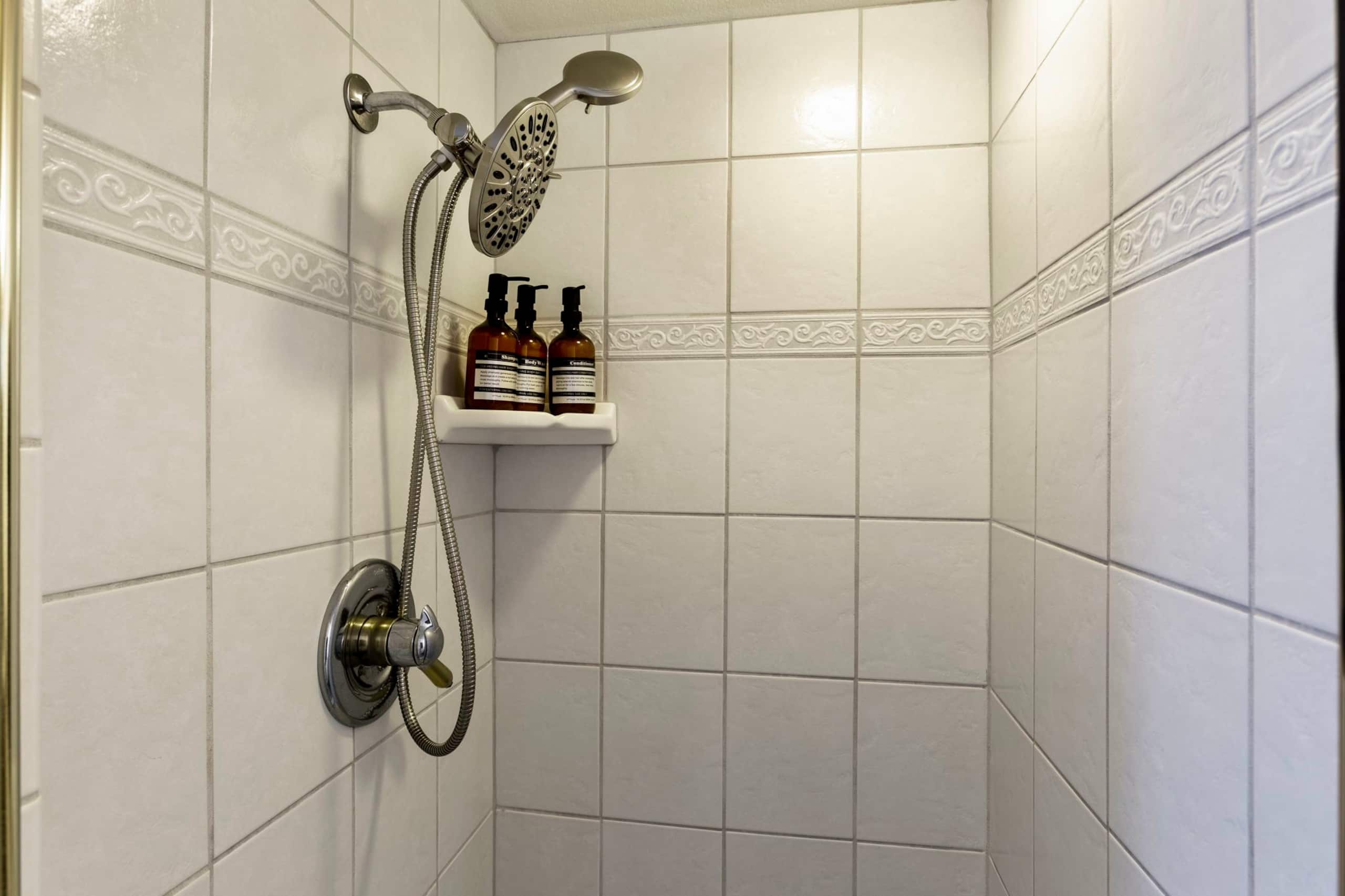 Condo in Kihei · ★4.9 · 1 bedroom · 2 beds · 2 private baths - Image 20