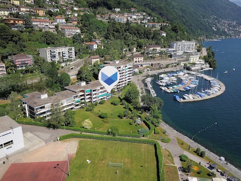 Lake view. Family friendly and spacious