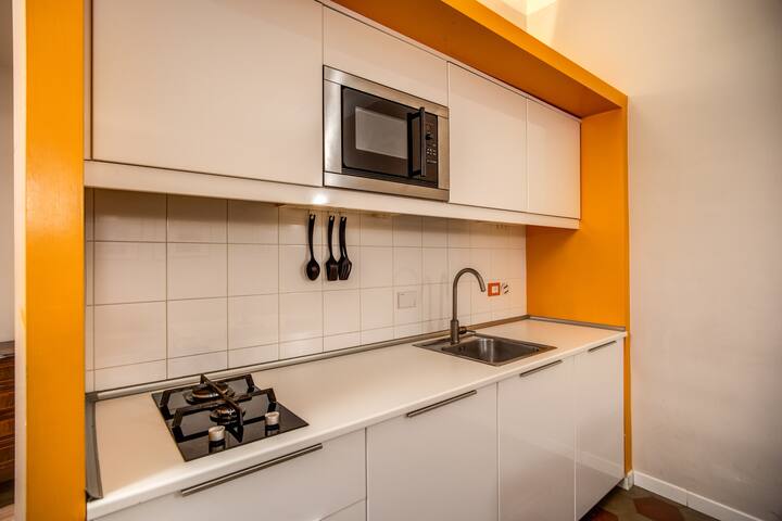 Large 10 people Apartment in Trastevere. gallery image 3