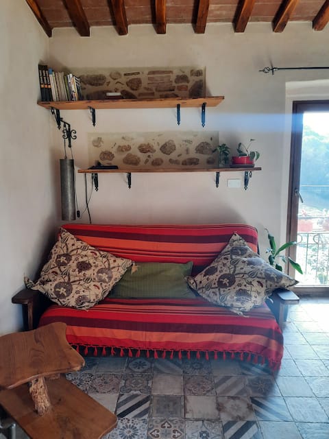 Popular Airbnb listing: Country house in Montebamboli "Upupa e Ghiandaia" in Massa Marittima