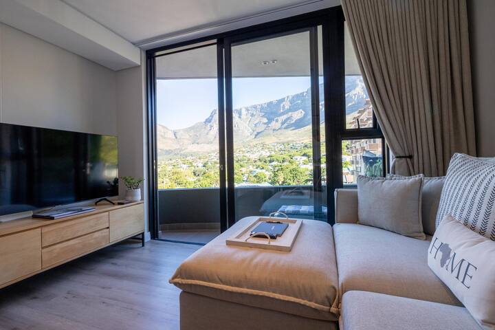 Breathtaking Table Mountain 2 Bed Apartment gallery image 2