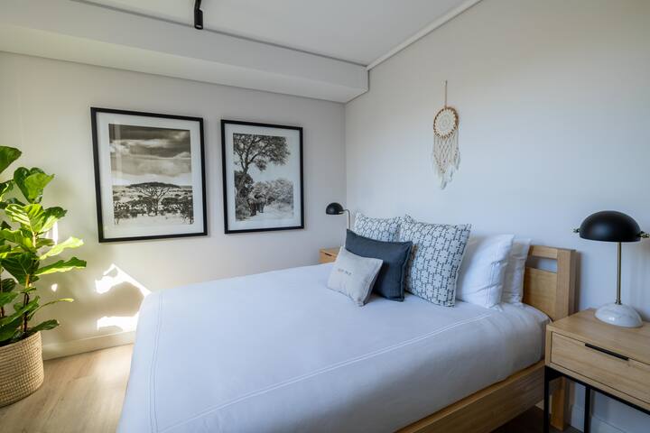 Breathtaking Table Mountain 2 Bed Apartment gallery image 5